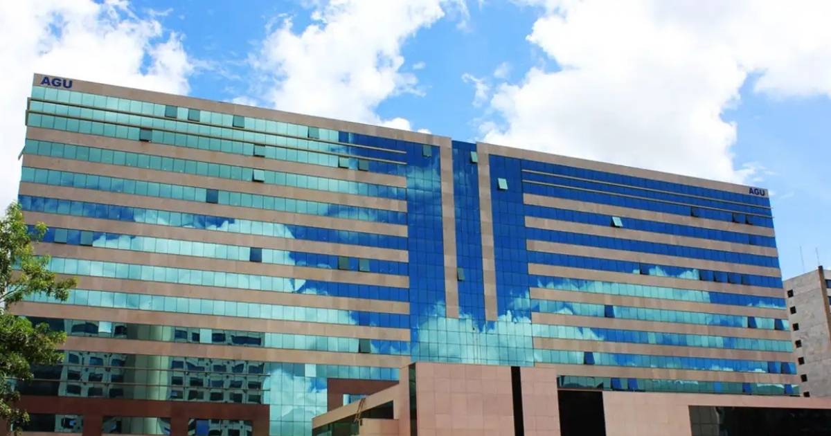A AGU protocolou uma medida cautelar urgente ao STF solicitando que empresas de tecnologia sejam penalizadas por conteúdos falsos.