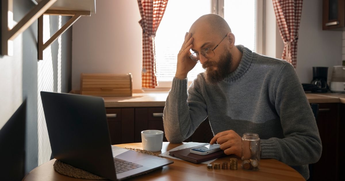 Trabalhadores estão utilizando as redes sociais nesta segunda-feira (26) para compartilhar que seus saldos do FGTS desapareceram.
