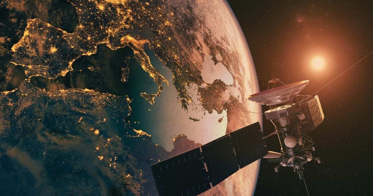 Com lançamento de satélites, China avança em rede espacial com capacidade de processamento inédita fora da Terra.