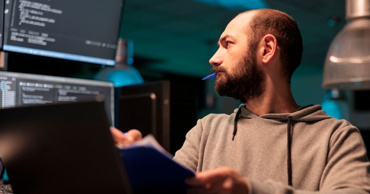 Programadores relatam que recursos que antes levavam semanas agora precisam ser entregues em dias, com ajuda da IA.