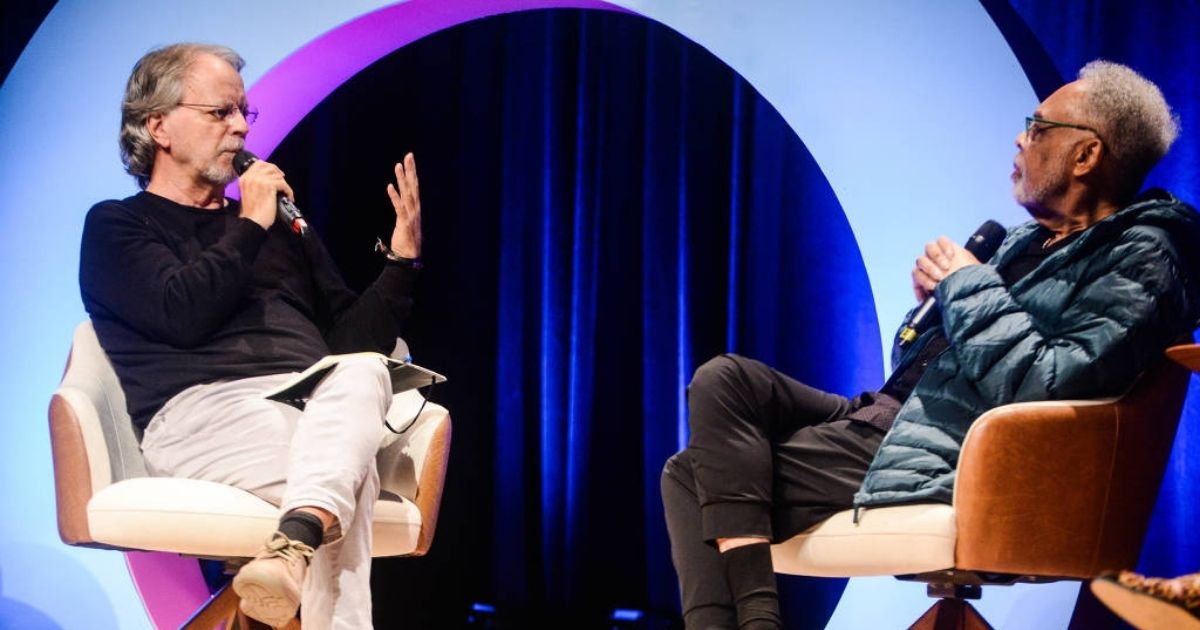 Gilberto Gil e Mia Couto apresentaram visões contrastantes sobre a inteligência artificial durante o Festival Fronteiras.