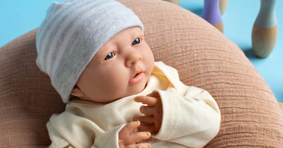 Bebê reborn - Recepcionista de Salvador teve licença-maternidade negada por não ser considerada “mãe de verdade”.