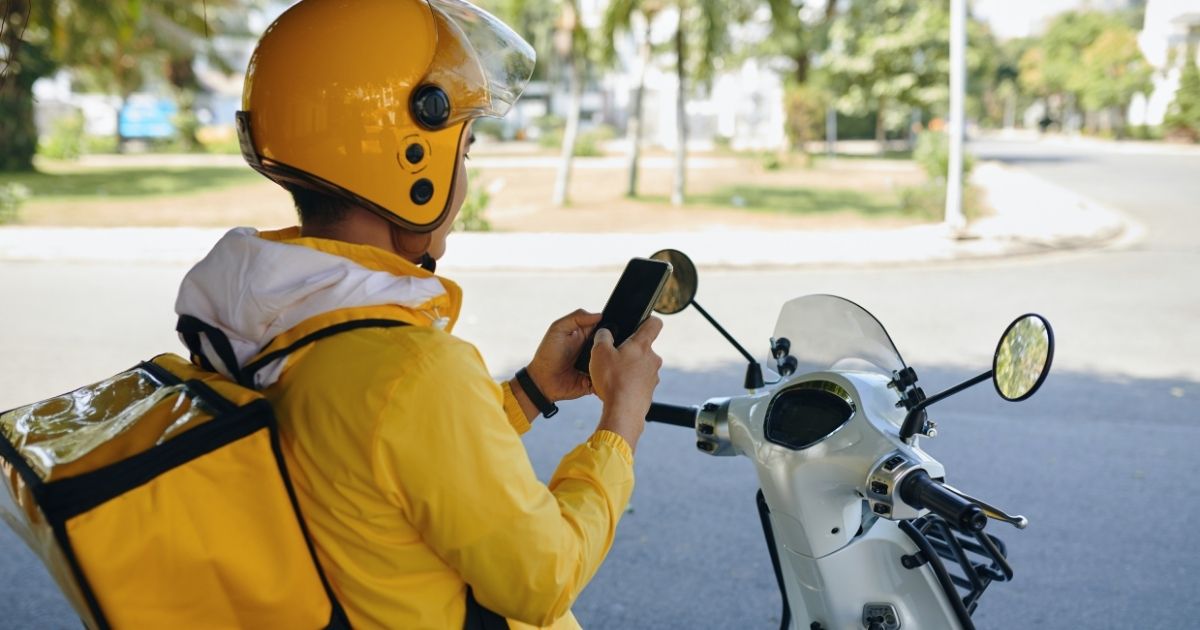 Delivery - Rappi e 99 estão dispostas a reduzir lucros para ganhar mercado, gigante chinesa se prepara para operar no país.