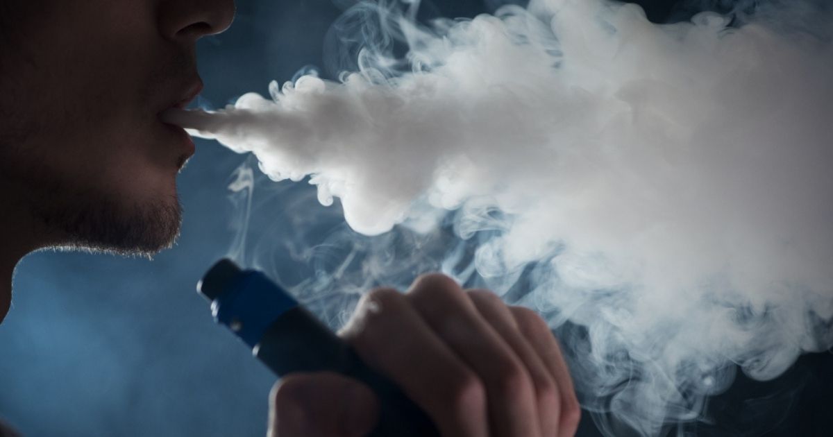 Plataformas deverão remover conteúdo sobre cigarros eletrônicos