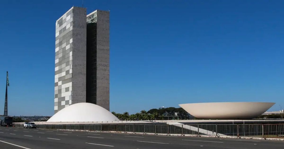 Regulamentação da IA - As centrais sindicais brasileiras estão mobilizadas para acompanhar a tramitação do PL 2338/2023.