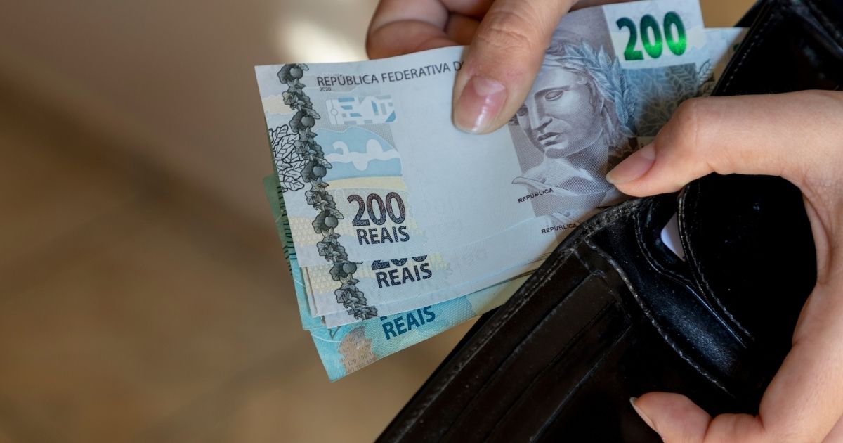 Salário Mínimo - Os parlamentares paulistas ratificaram o novo valor do salário mínimo em SP, que será elevado para R$ 1.804 ainda em 2025.