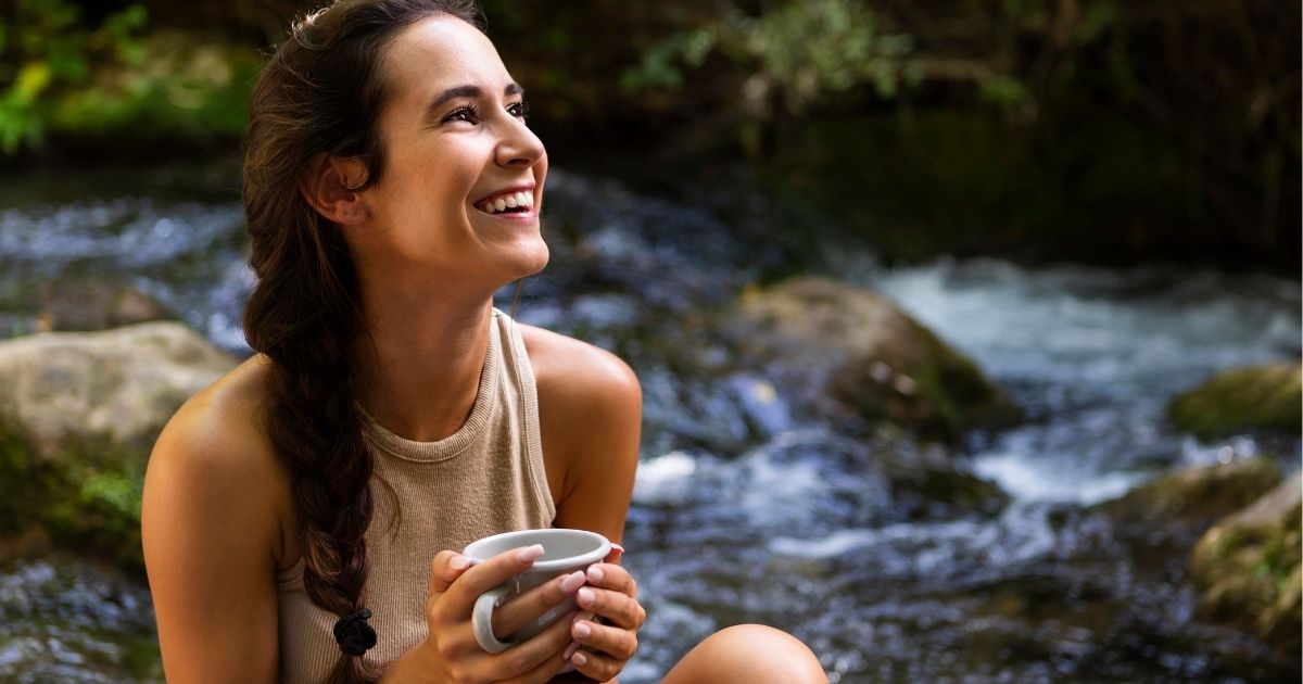 Em meio à rotina acelerada e ao uso constante de dispositivos móveis, muitas pessoas têm buscado o chamado "detox" digital.