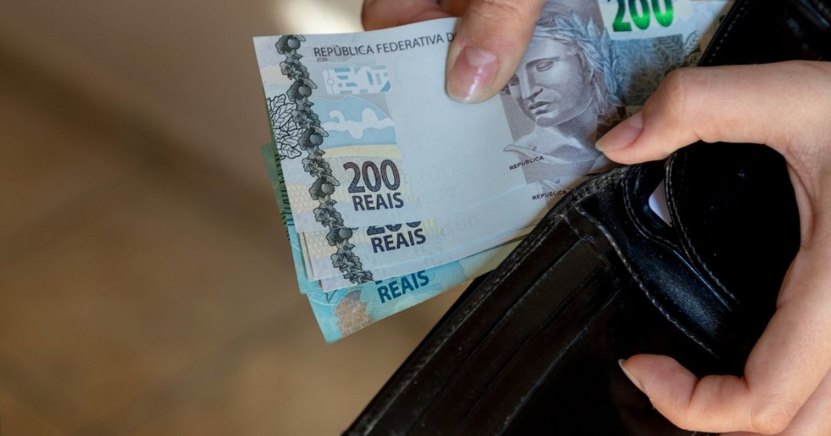 Estimativas indicam que milhões de trabalhadores podem ser substituídos ainda nos próximos anos, renda básica pode ser solução.