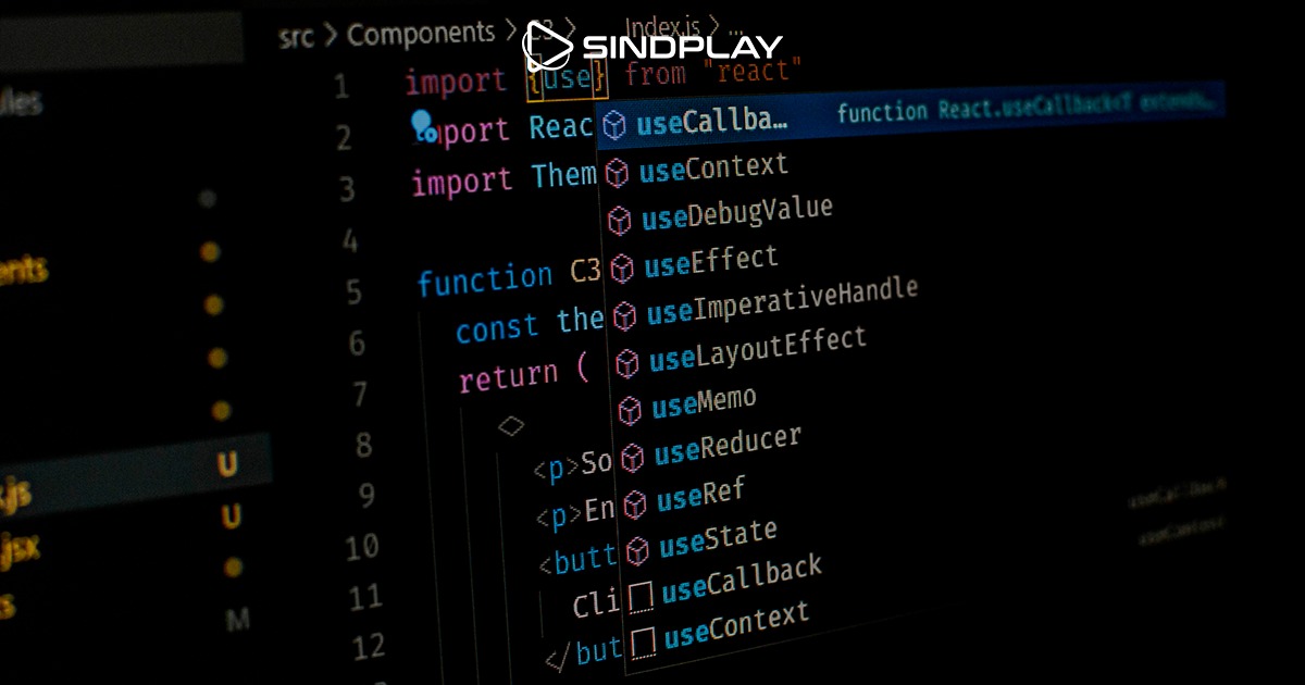 O curso foca em ensinar a configuração de um ambiente de desenvolvimento back-end completo utilizando o XAMPP.