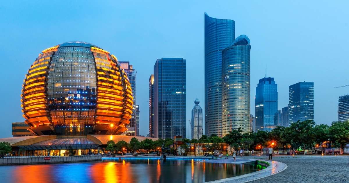 Com a disputa entre China e Estados Unidos pela supremacia tecnológica, a cidade de Hangzhou se tornou o epicentro da febre de IA na China.