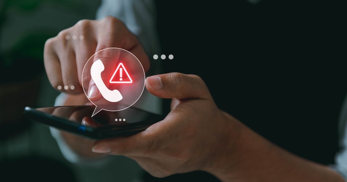 Entre os novos recursos, destaca-se a possibilidade de chamadas de voz feitas por empresas diretamente pelo WhatsApp.