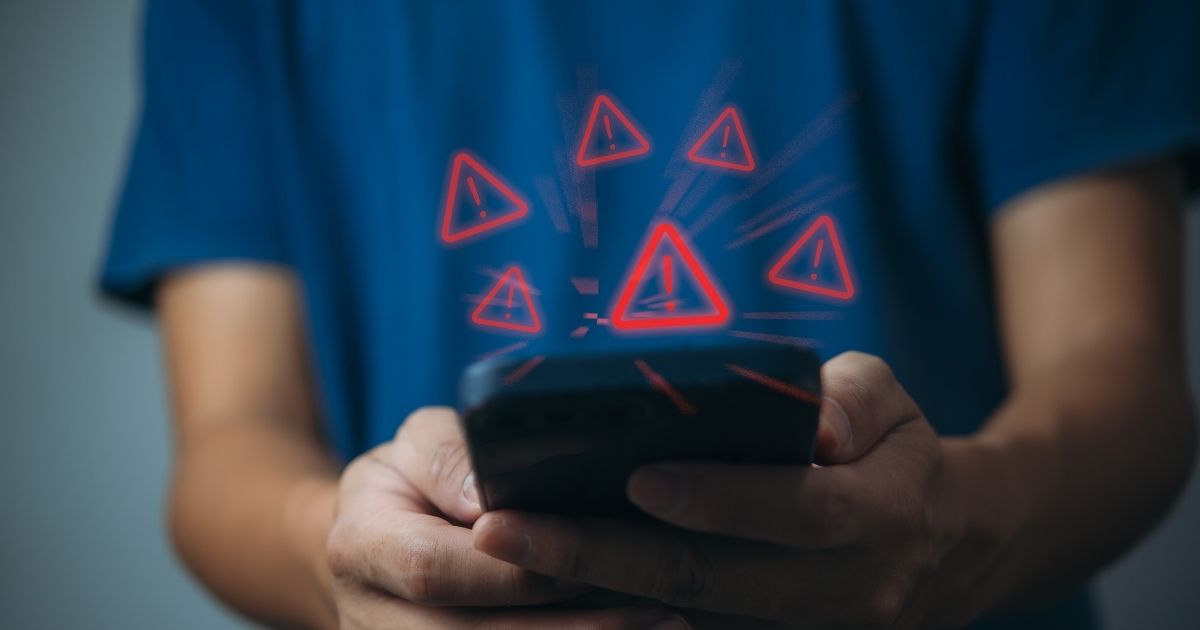 Um dos destaques do estudo foi o crescimento das fraudes realizadas por SMS no Brasil, conhecidas como "smishing".