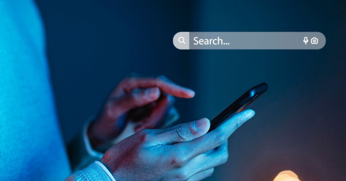 A OpenAI está próxima de apresentar um navegador de internet equipado com IA, com potencial para rivalizar com o Google Chrome.
