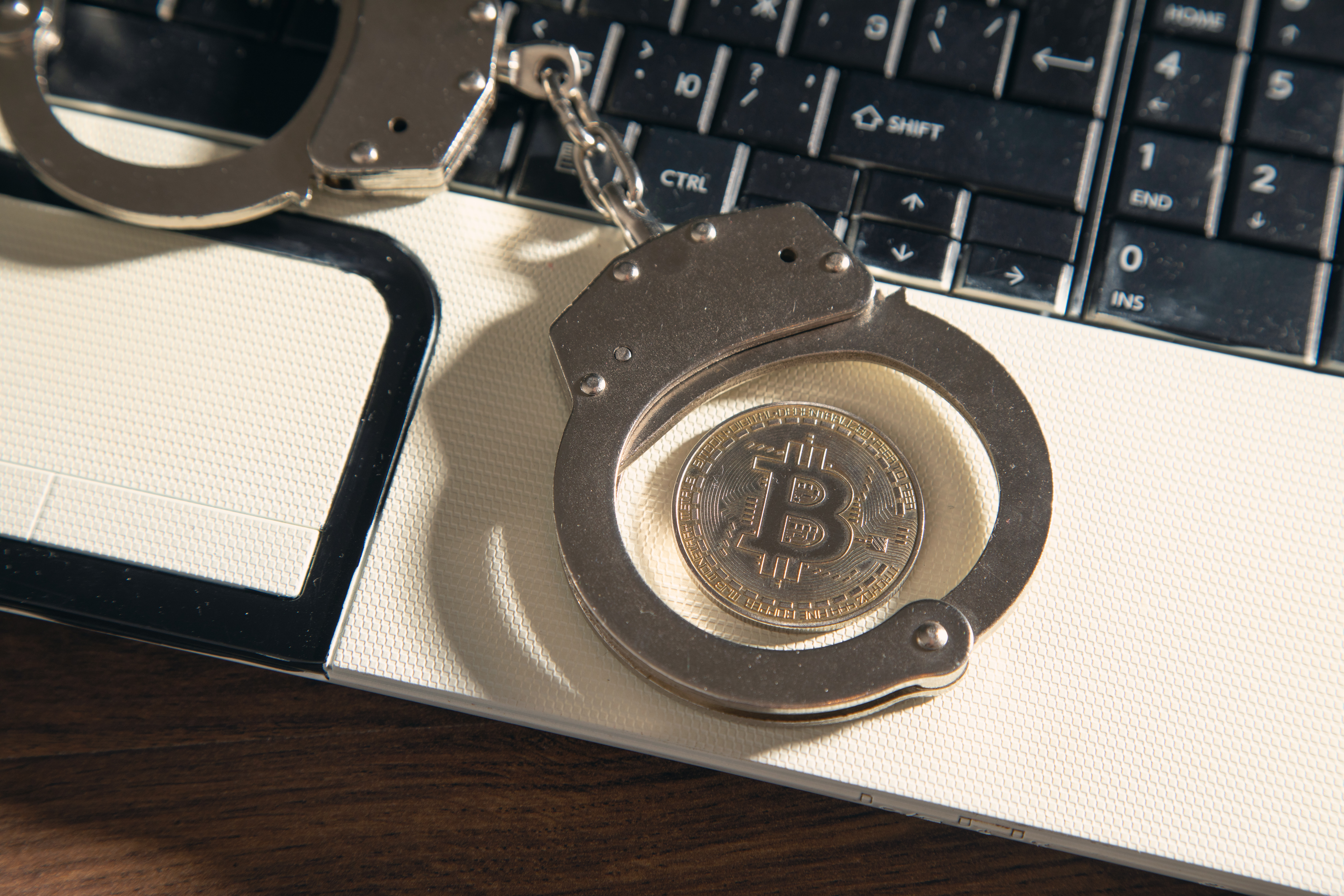 Célula de organização criminosa venezuelana usava criptomoedas para lavar dinheiro e repassar recursos para sete países.
