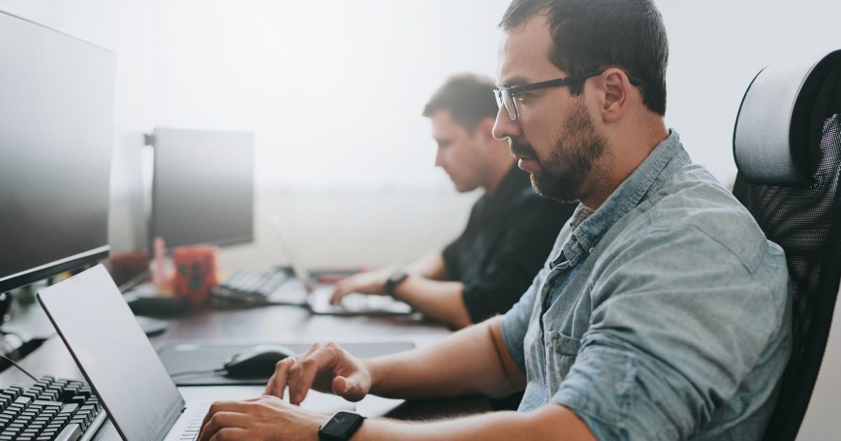 Relatório avaliou quais ocupações tendem a ser mais ou menos influenciadas pelo avanço da inteligência artificial (IA) nos próximos anos.