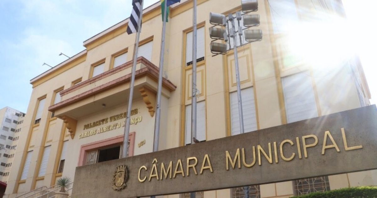 Câmara de Araraquara homenageia Sindpd por 41 anos de luta