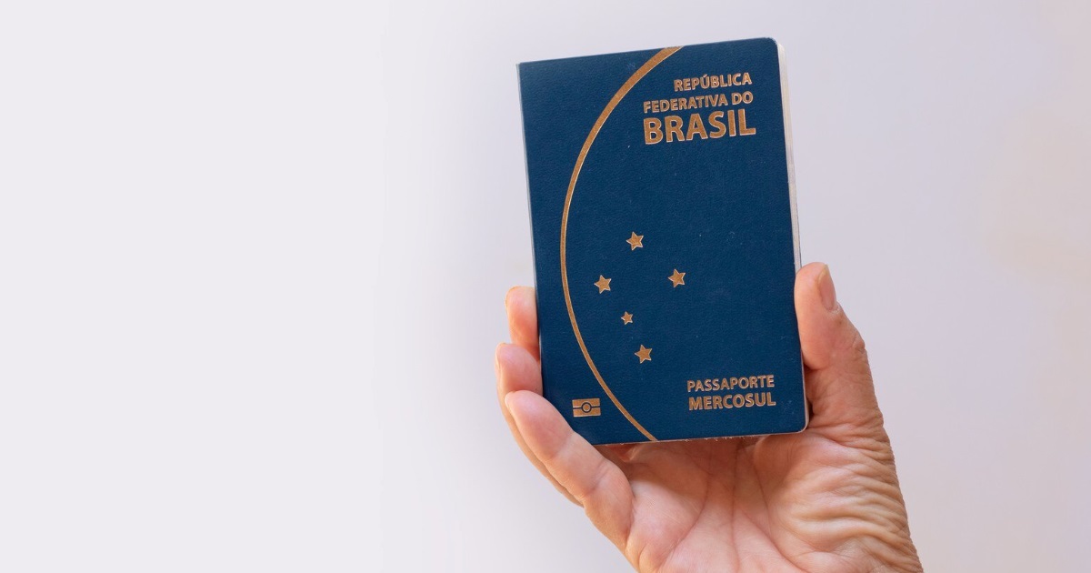A Embaixada dos Estados Unidos no Brasil anunciou, neste domingo (24), que brasileiros que desejam solicitar os vistos F, M e J deverão manter suas redes sociais em modo público.