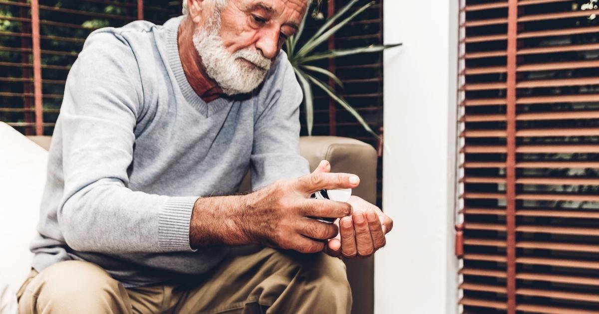O paciente, com formação em nutrição, consultou o ChatGPT após se preocupar com os efeitos do cloreto de sódio à saúde.