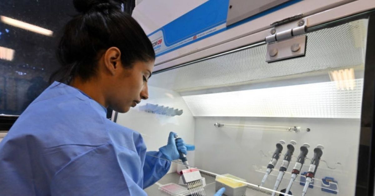 O Brasil registrou a primeira patente de uma plataforma própria para vacinas de RNA mensageiro (mRNA), em um avanço histórico para a ciência nacional.