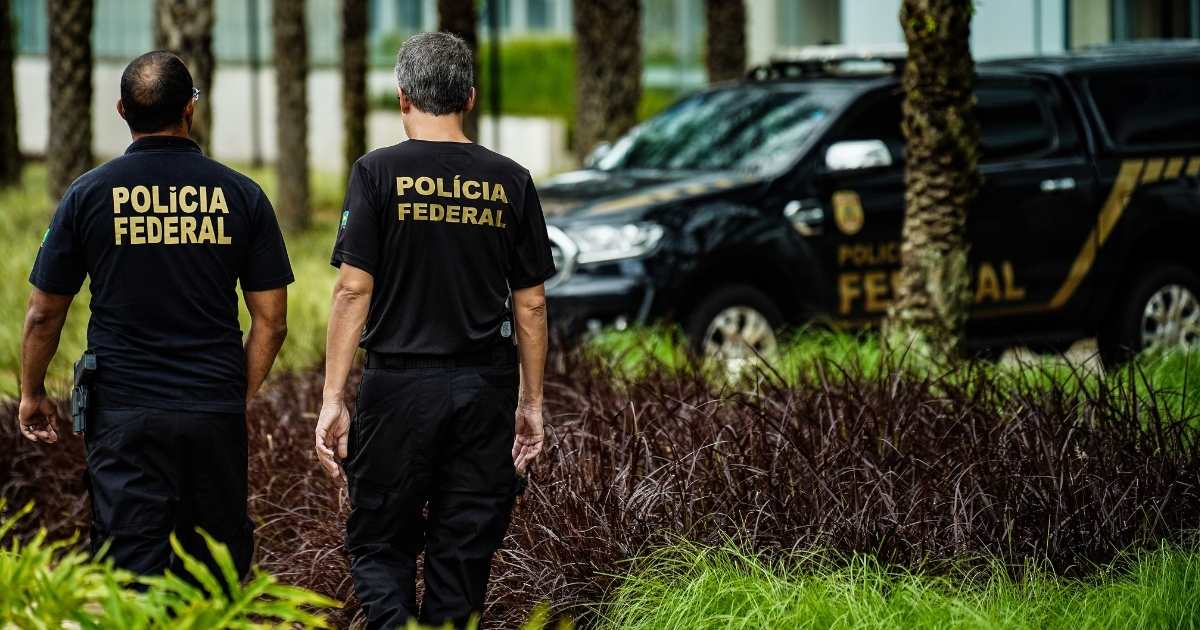 Apesar da criptografia de ponta a ponta do WhatsApp, a PF conseguiu recuperar parte do material diretamente do dispositivo de Bolsonaro.
