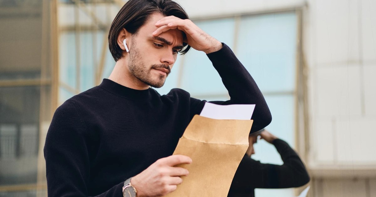 Pesquisadores identificaram que a presença crescente da inteligência artificial (IA) já impacta a taxa de emprego de jovens no país.