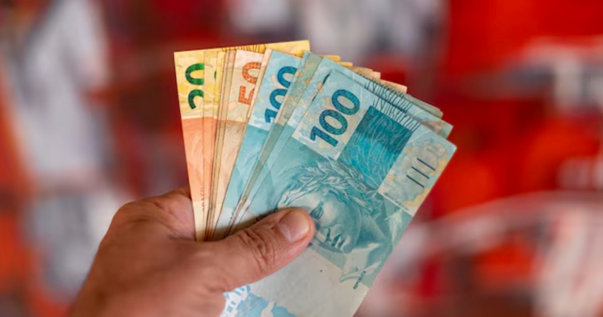 A Receita Federal efetua nesta sexta-feira (29) o pagamento do quarto lote de restituição do Imposto de Renda Pessoa Física 2025.