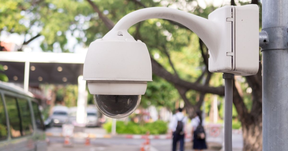 A Prefeitura do Rio determinou que a empresa de monitoramento de vídeo Gabriel retire mais de 400 câmeras instaladas na cidade.