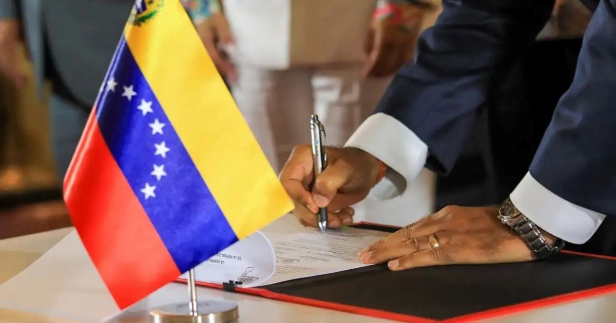 Venezuela acusou os EUA de manipular, por meio de IA, um vídeo que mostra o ataque a uma embarcação supostamente usada para transportar drogas ilegais.