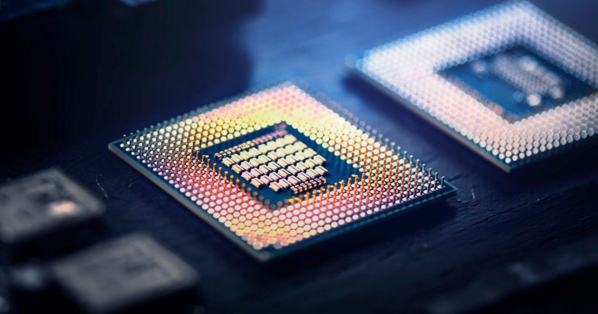 Os chips que impulsionam os avanços em inteligência artificial estão se tornando cada vez mais potentes e, consequentemente, mais quentes.