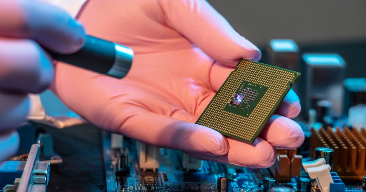 O MCTI anunciou duas novas iniciativas de capacitação voltadas ao setor de semicondutores: o Chip Tech Brasil e o Champion Chip.