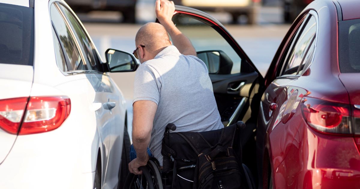 O Departamento de Justiça dos EUA abriu um processo contra a Uber, acusando a plataforma de violar a Lei dos Americanos com Deficiências.