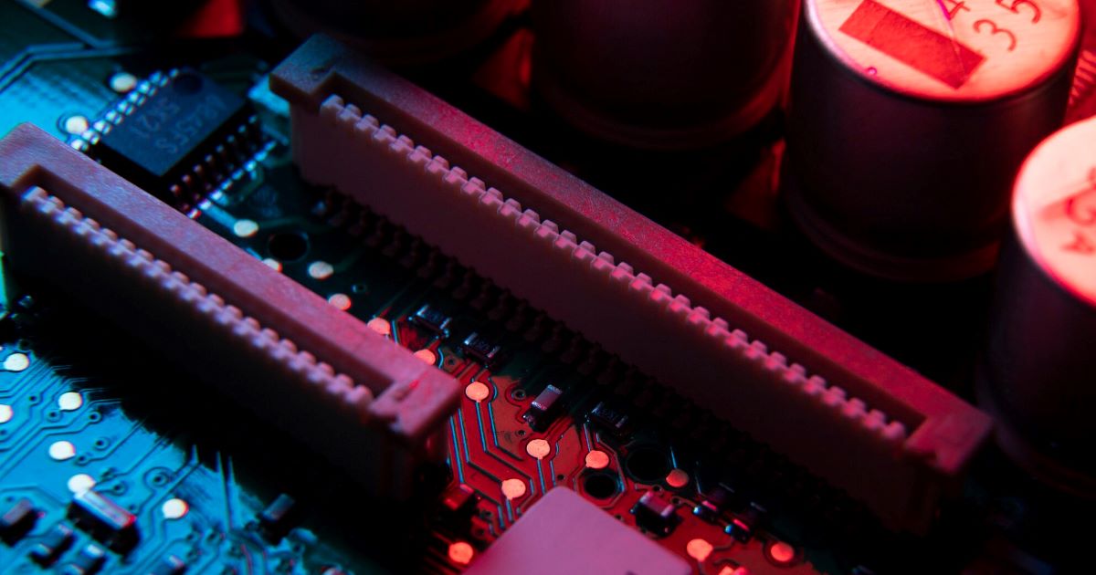 O UBIOS é o primeiro firmware padronizado e escalável desenvolvido na China, resultado de uma parceria entre Huawei, CESI, Byosoft e Kunlun Tech.
