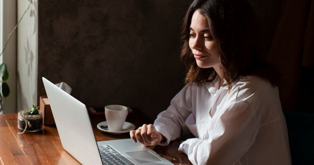 Para garantir a continuidade dos projetos e assegurar qualidade nas entregas, muitas organizações estão adotando times híbridos e remotos.
