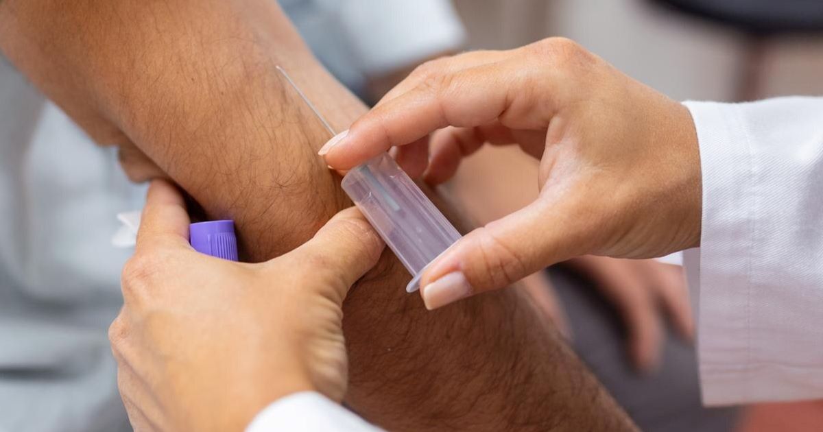 Pesquisas conduzidas por cientistas brasileiros reforçaram o potencial de um exame de sangue para identificar a doença de Alzheimer.