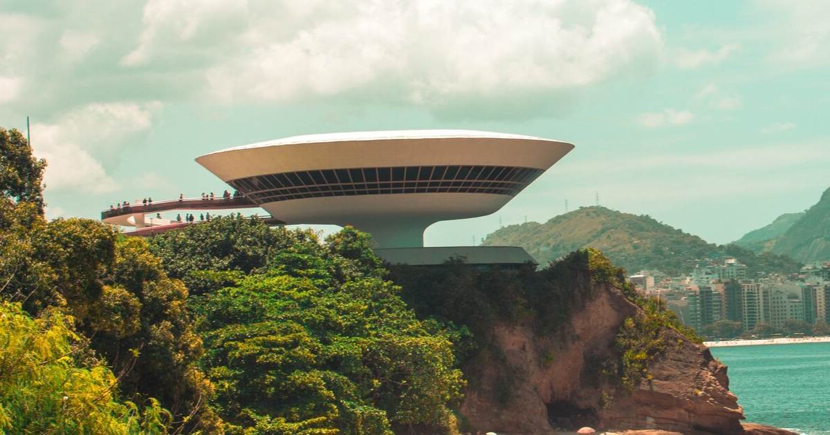 Apesar da baixa presença da IA, o estudo revela um cenário de modernização: a digitalização do setor cultural avança.