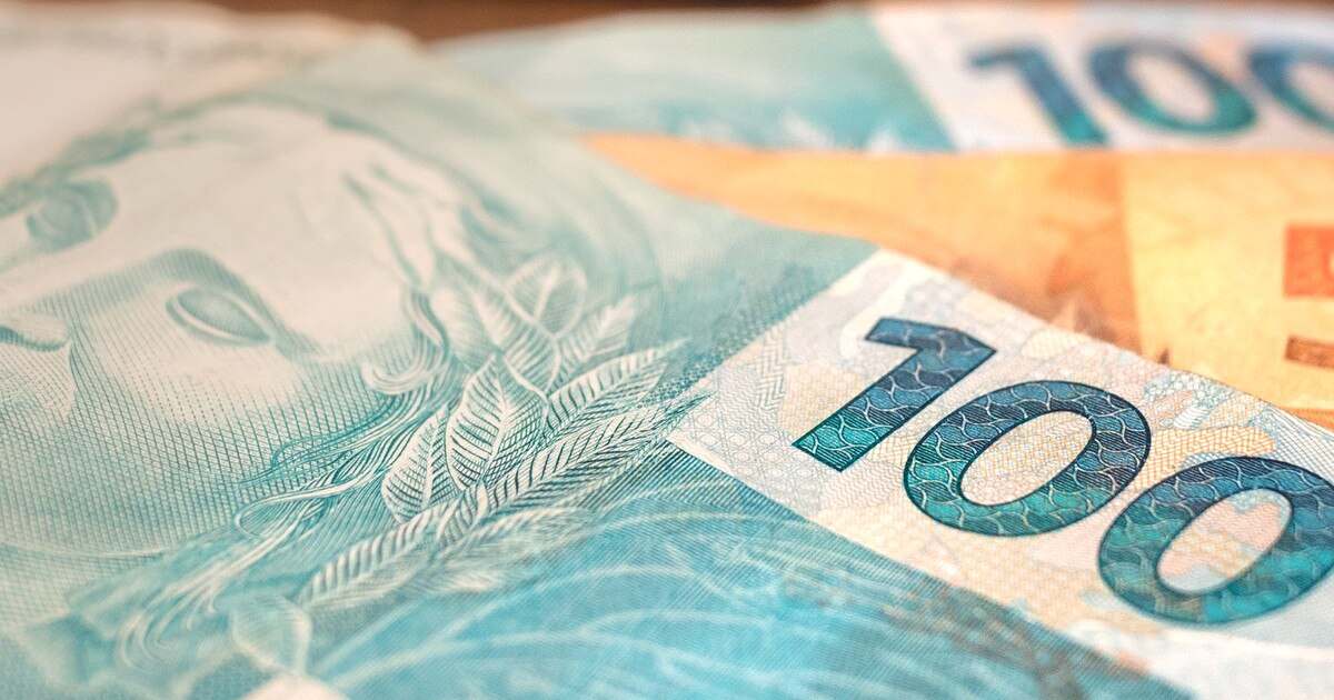 O governo propõe tornar permanente a isenção do Imposto de Renda (IR) para pessoas físicas com renda mensal de até R$ 5 mil.