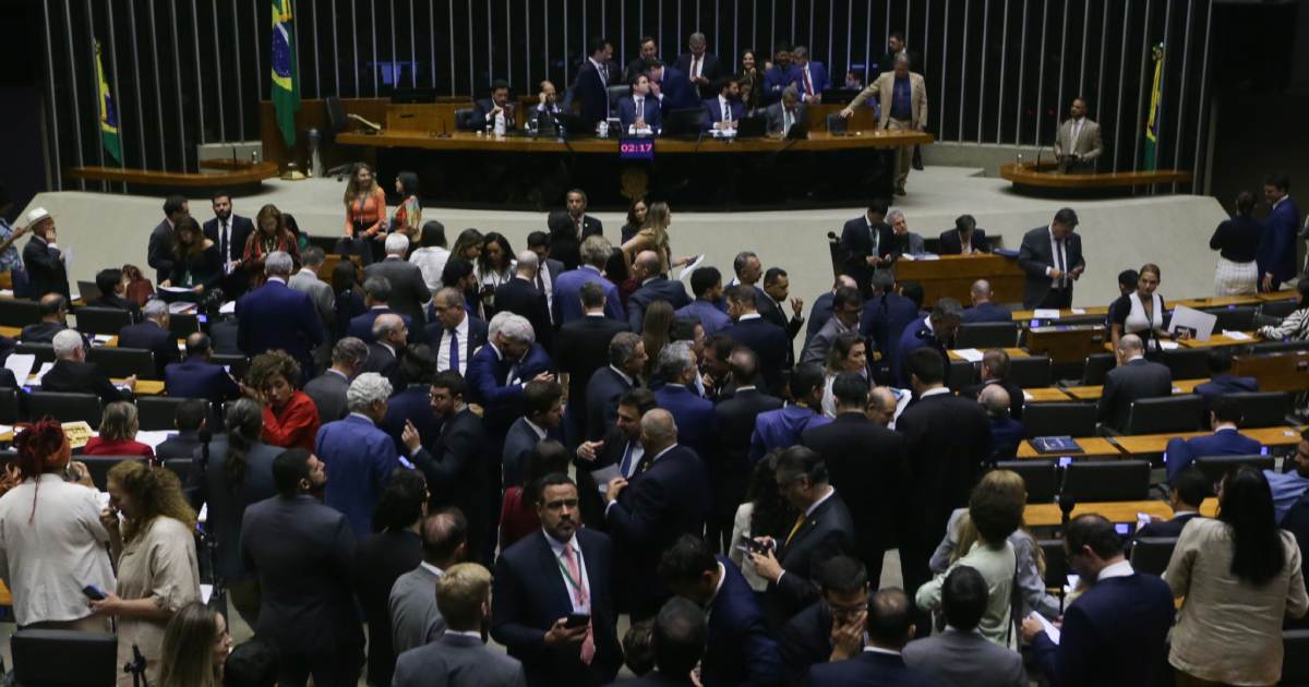 Isenção - Com a nova regra, a previsão é beneficiar mais de 16 milhões de contribuintes, que terão um alívio direto em seus orçamentos anuais.