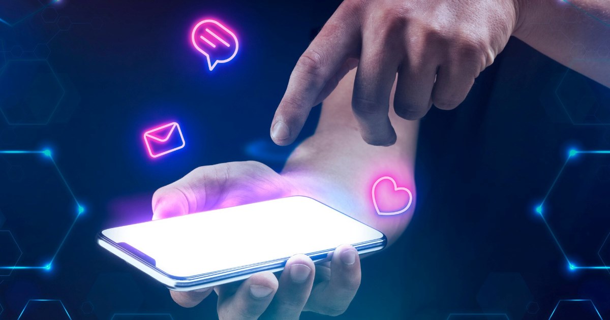 Pesquisadores observaram que a maneira como os algoritmos organizam o conteúdo em redes sociais tem influência direta nas opiniões políticas dos usuários.