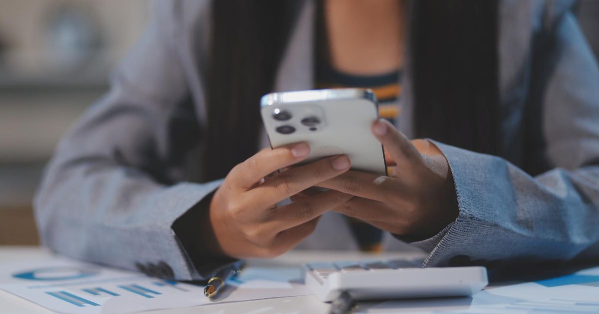 Banco Master - O pagamento via FGC não ocorre automaticamente. O cliente precisa baixar o aplicativo do fundo e concluir o cadastro.