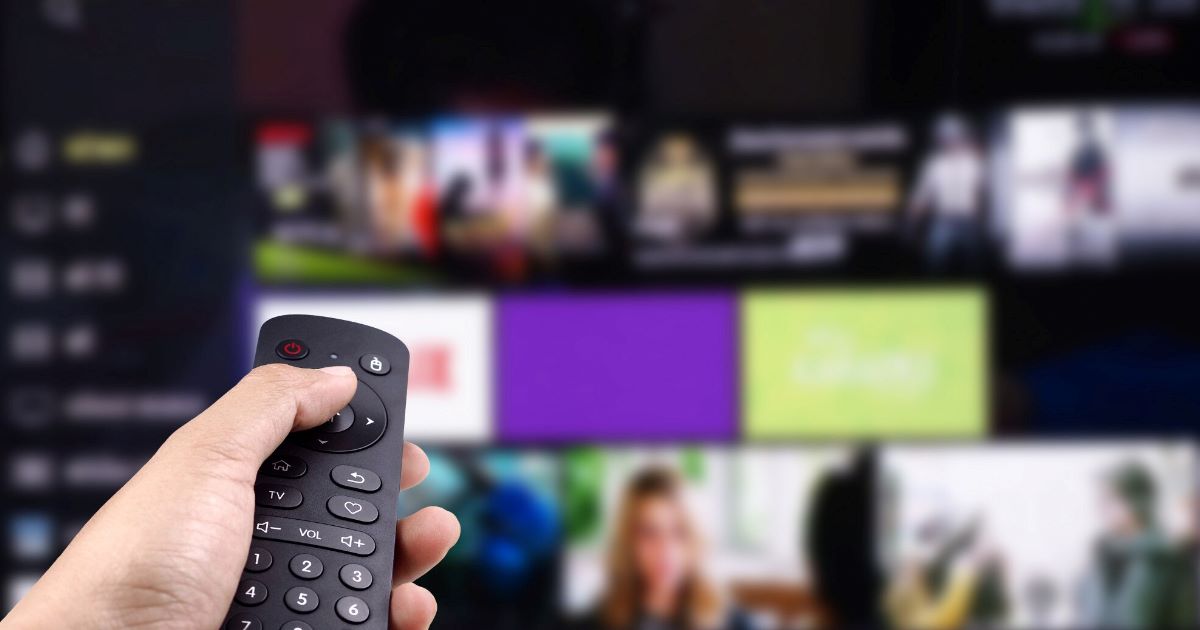 Entre os serviços bloqueados estão BTV, Red Play e Blue TV, todos também presentes no mercado clandestino brasileiro.