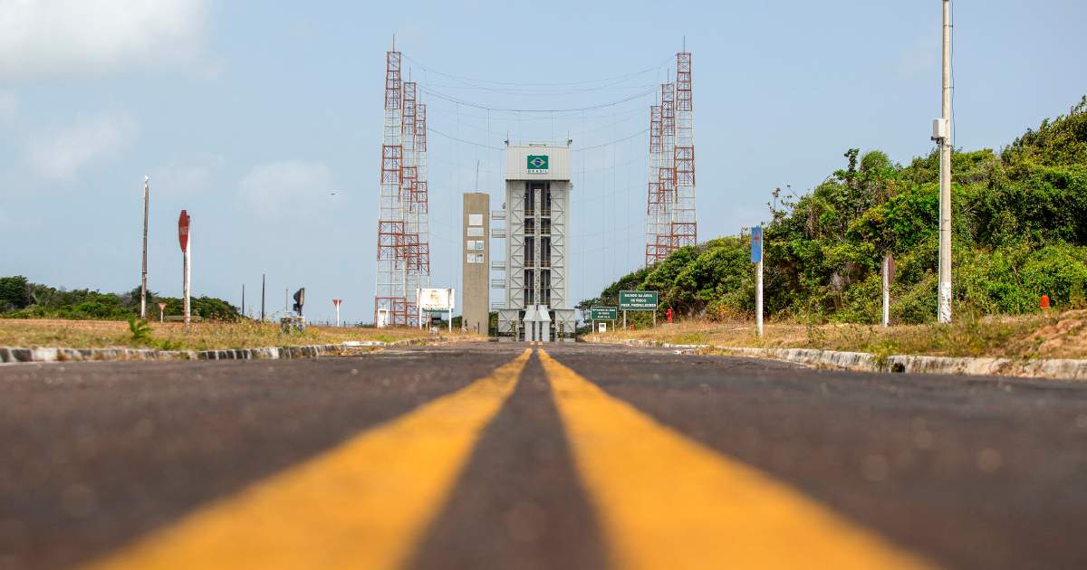 O Brasil se prepara para realizar, pela primeira vez, um lançamento comercial de foguete a partir de seu próprio território.