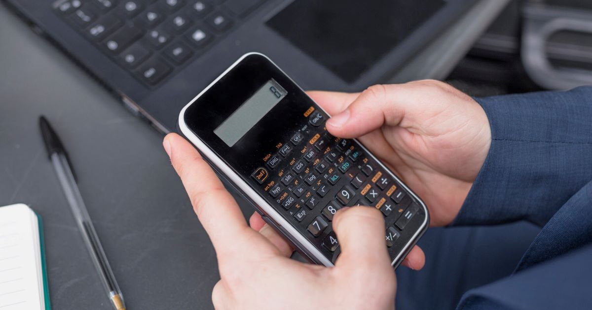 Apesar da evolução da IA, erros continuam comuns e chatbots como o ChatGPT falham em contas simples. Já “as calculadoras sempre dão a resposta correta”.