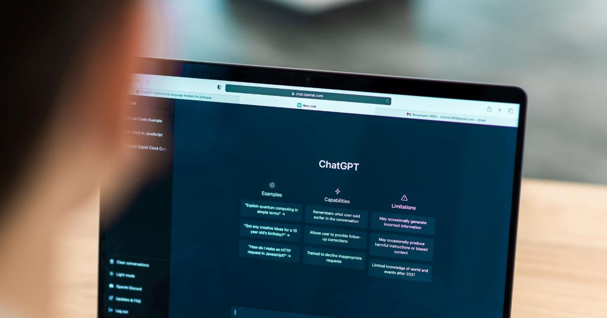 Soelberg já apresentava sinais de paranoia, mas, segundo o processo, sua rotina com o ChatGPT acelerou drasticamente essa espiral.