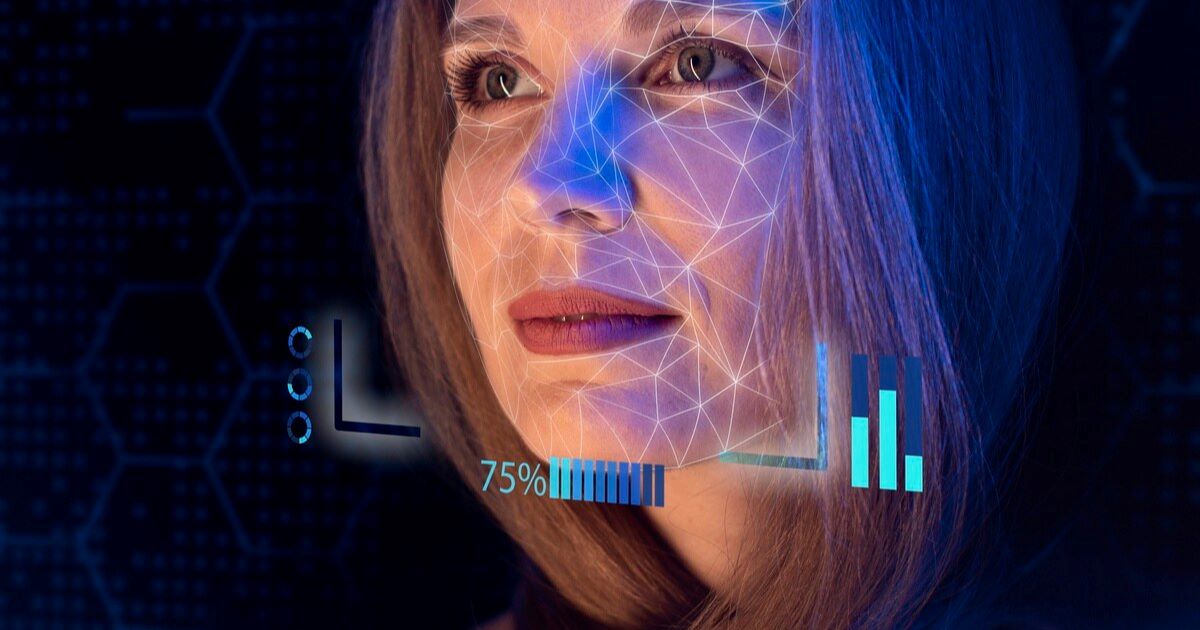 Lançado em outubro, o recurso identifica quando o rosto de um criador aparece de forma manipulada em vídeos publicados na plataforma.