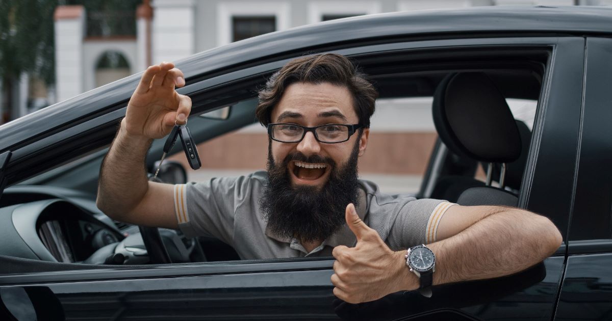 A nova resolução elimina a exigência de aulas presenciais em autoescolas, tanto na parte teórica quanto na prática.