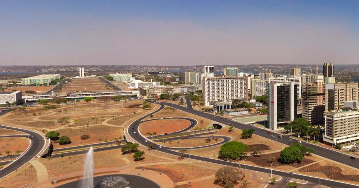 A norma se aplica a mulheres, independentemente da orientação sexual, e a homens em relações homoafetivas que atuem em órgãos públicos federais.