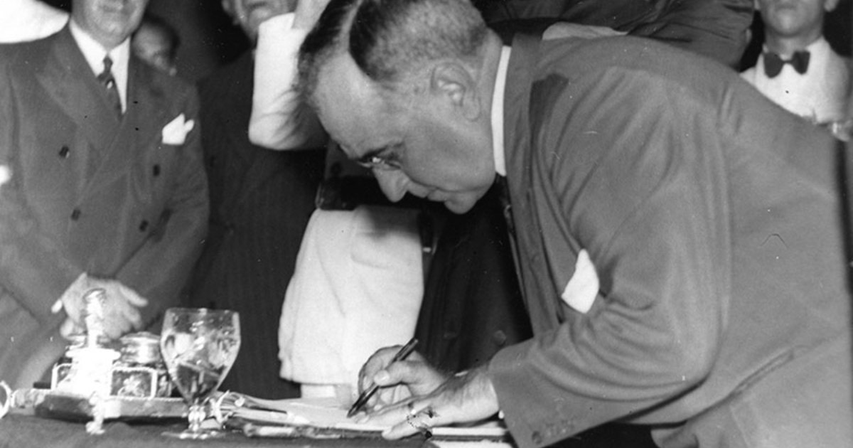 O texto da lei estabeleceu, pela primeira vez, que todo trabalhador teria direito a uma remuneração mínima capaz de garantir condições básicas de vida.