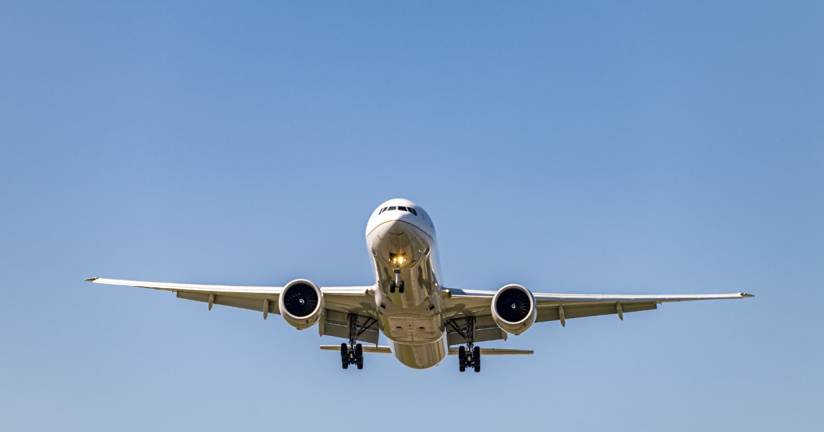 Apesar de custarem centenas de milhões de dólares, muitas aeronaves comerciais ainda dependem de tecnologias consideradas obsoletas.