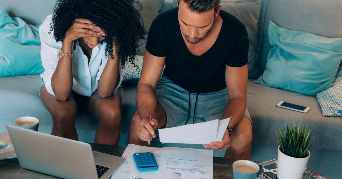 De acordo com as investigações, após obter acesso às contas no Gov.br, os criminosos solicitavam empréstimos em nome dos servidores.