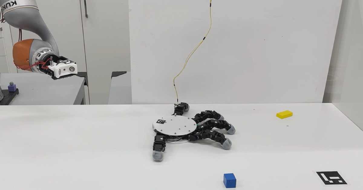 Uma mão robótica capaz de se locomover sozinha e agarrar objetos de maneiras incomuns chamou a atenção da comunidade científica.